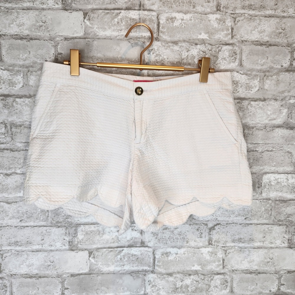 Lilly Pulitzer Buttercup Shorts White Seersucker Scalloped Hem Coastal Preppy 4